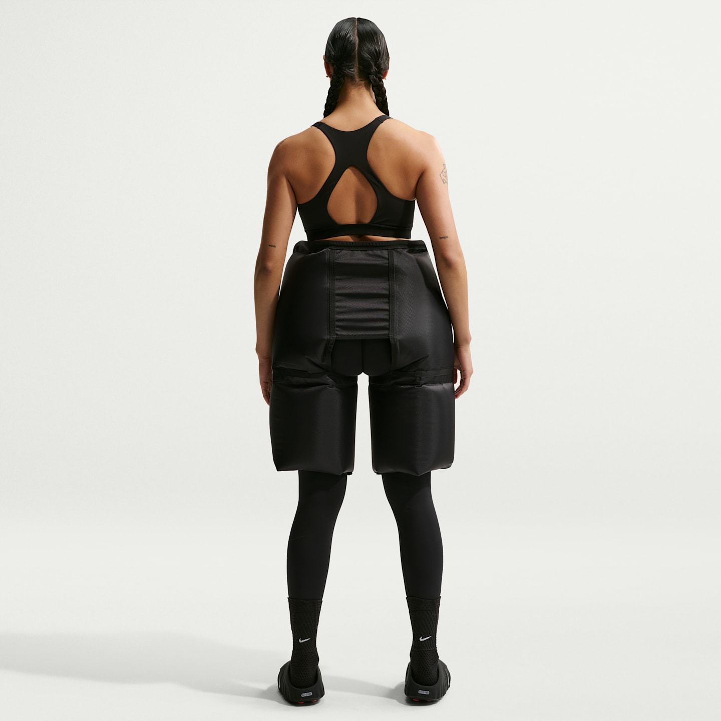 Динамический компрессионный массажёр для бёдер Nike Hyperice Normatec Elite Hips, цвет: Чёрный — фото 5