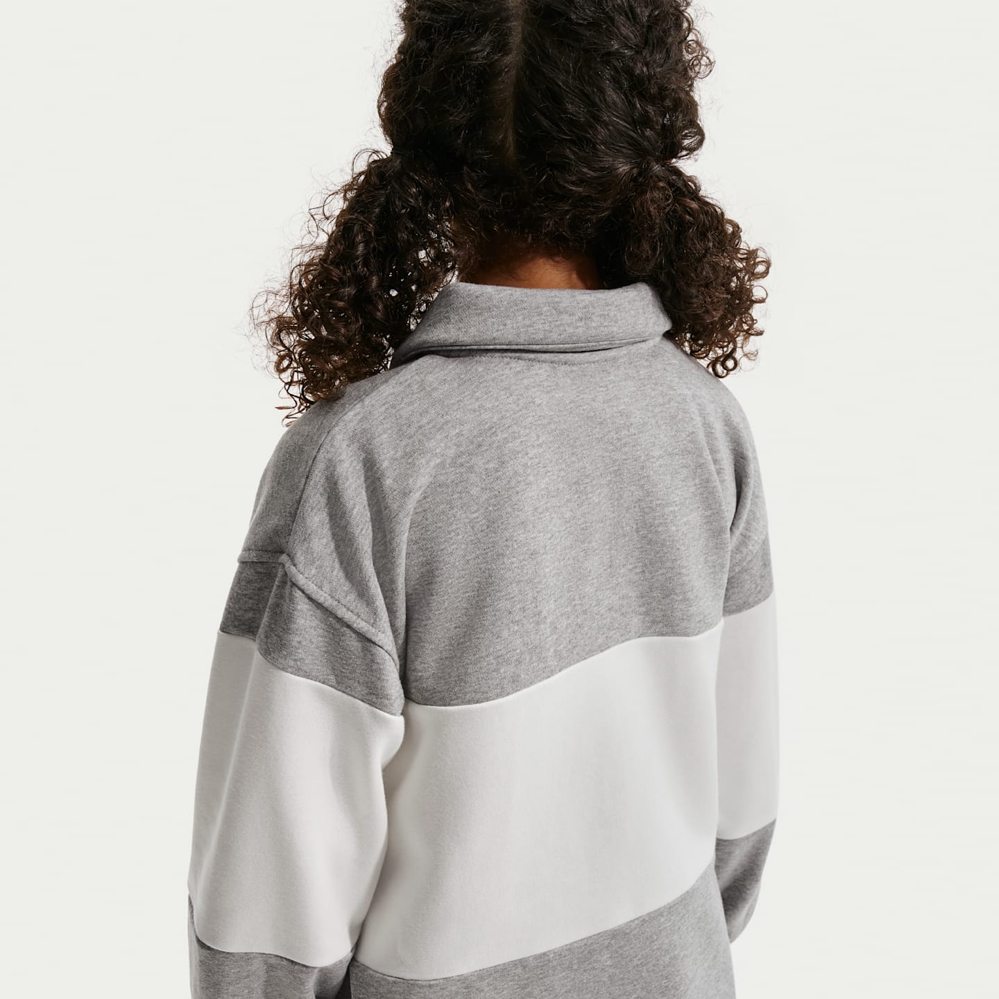 Детская регбийка Nike Sportswear Club из френч терри, цвет: Серый меланжевый / Молочный — фото 4