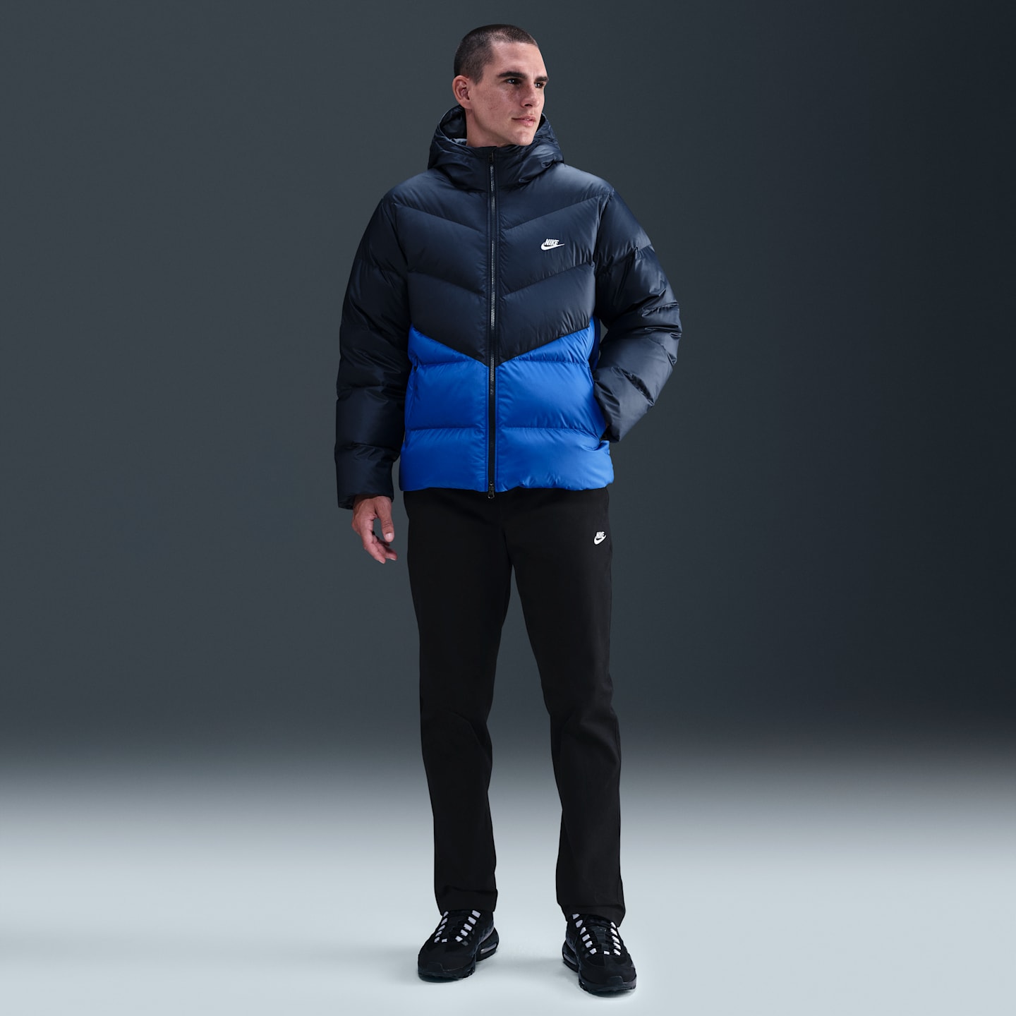 Мужская куртка Nike Windrunner Down Jacket, цвет: Обсидиановый / Королевский синий — фото 4