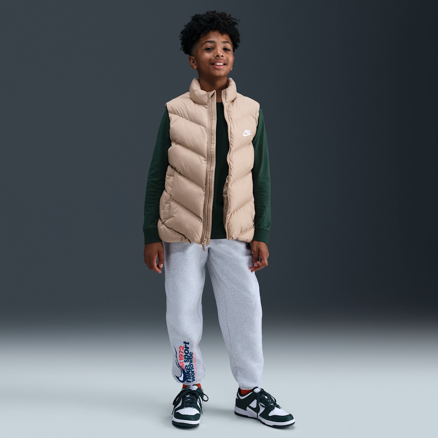 Детские брюки Nike Sportswear Club Fleece, цвет: Берёзовый меланжевый / Серый