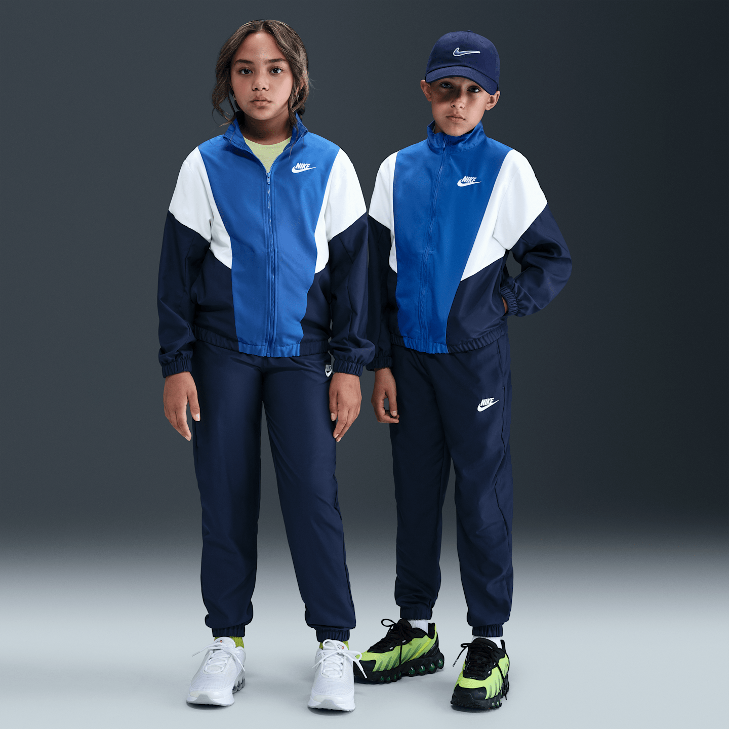 Детские комплекты Nike Sportswear Woven Tracksuit, цвет: Тёмно-синий / Королевский синий — фото 1
