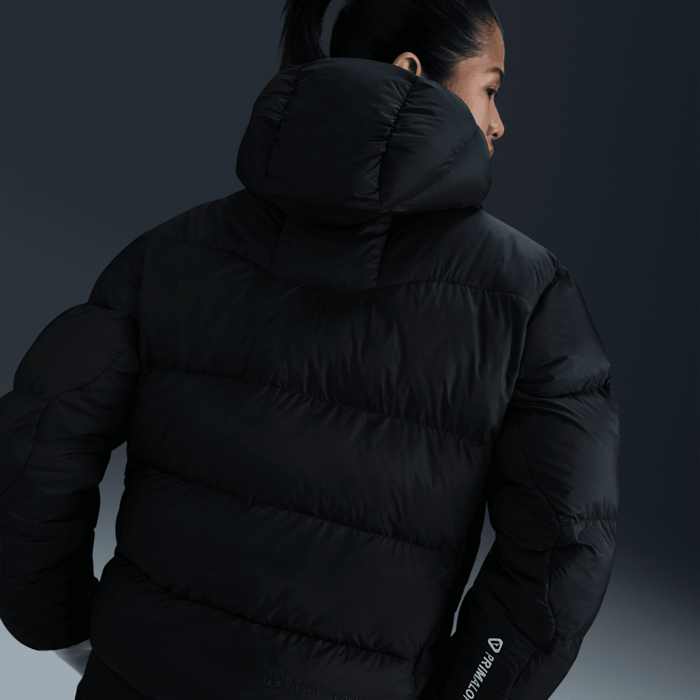 Женская куртка Nike ACG "Lunar Lake" PrimaLoft® Therma-FIT ADV Loose Hooded, цвет: Чёрный / Снежный белый — фото 3