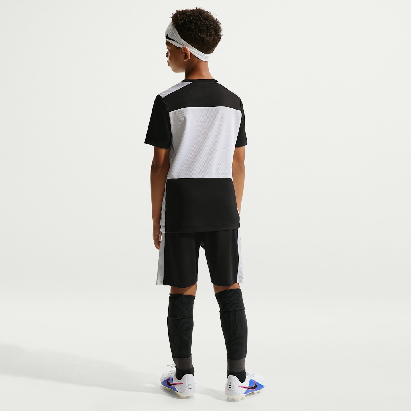 Детские футбольные шорты Nike Academy+ Dri-FIT, цвет: Чёрный / Белый — фото 5