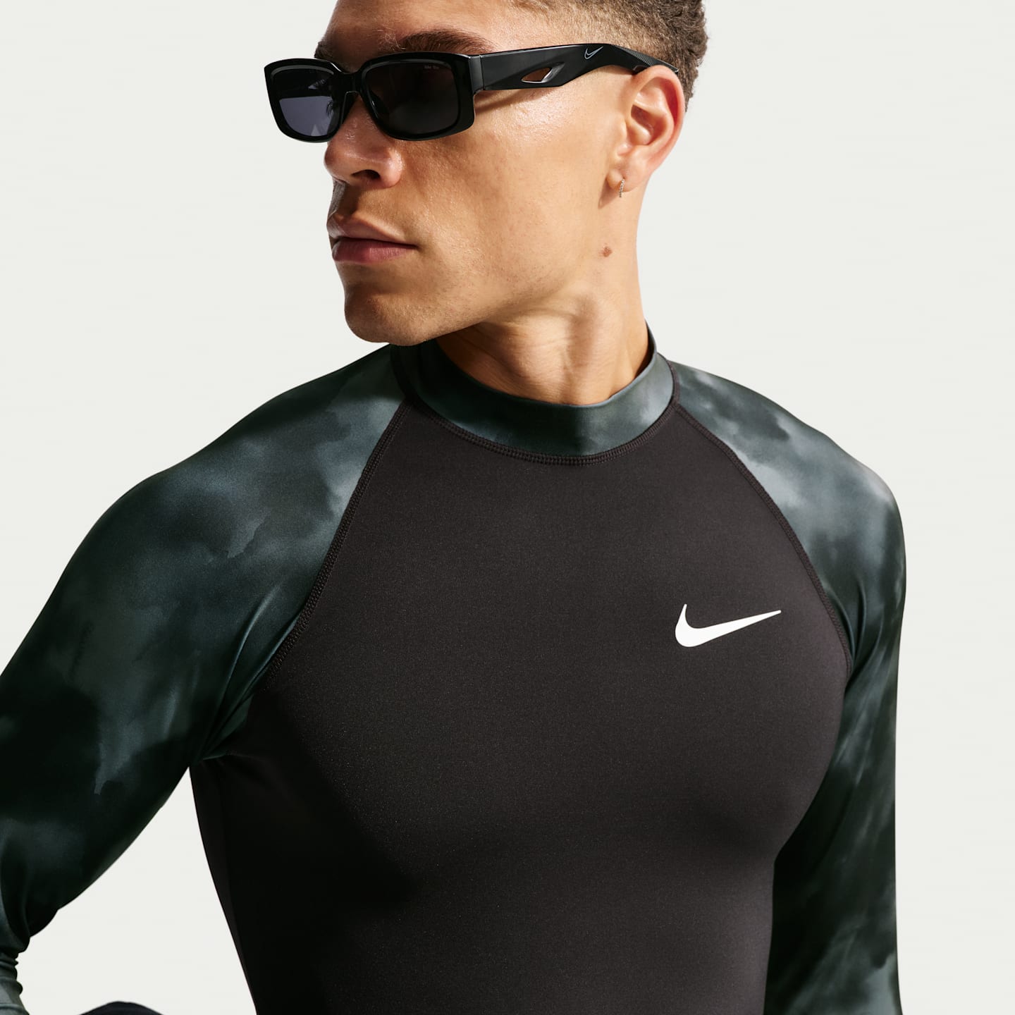 Мужской рашгард Nike Swim Whitewater с длинным рукавом, цвет: Чёрный — фото 3