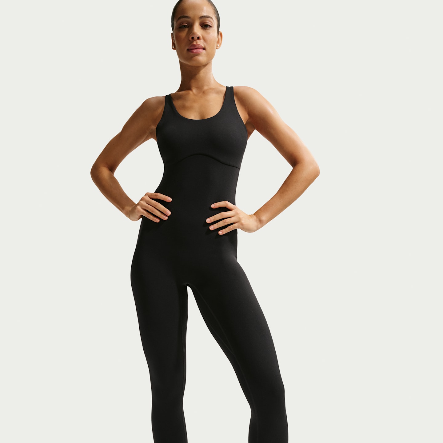 Женское длинное боди Nike Zenvy Dri-FIT, цвет: Чёрный / Холодный серый — фото 2
