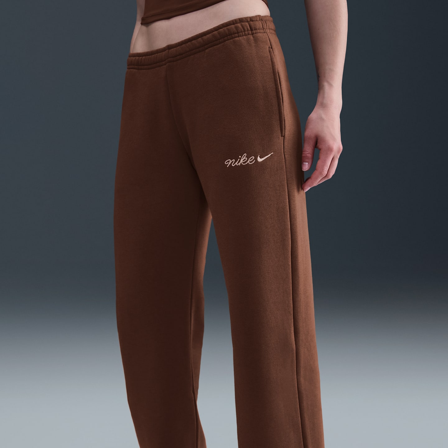 Женские брюки Nike Sportswear Phoenix Fleece Straight-Leg Sweatpants, цвет: Коричневый — фото 2