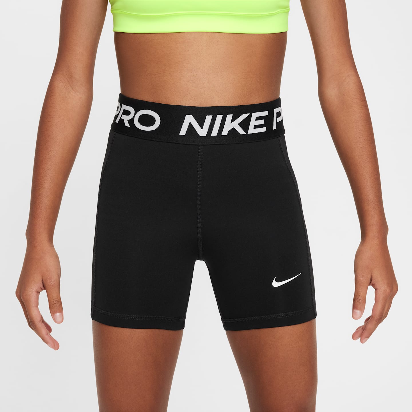 Детские шорты для девочек Nike Pro Dri-FIT с защитой от протечек для менструации, цвет: Чёрный / Белый — фото 2