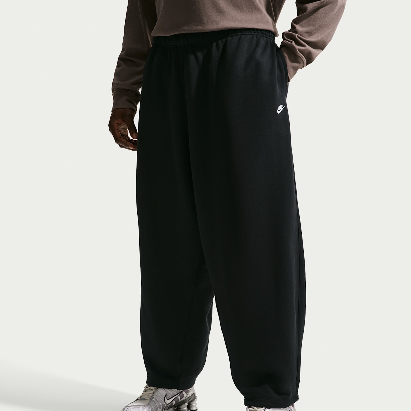 Мужские брюки Nike Sportswear Club из френч терри оверсайз, цвет: Чёрный / Белый — фото 8