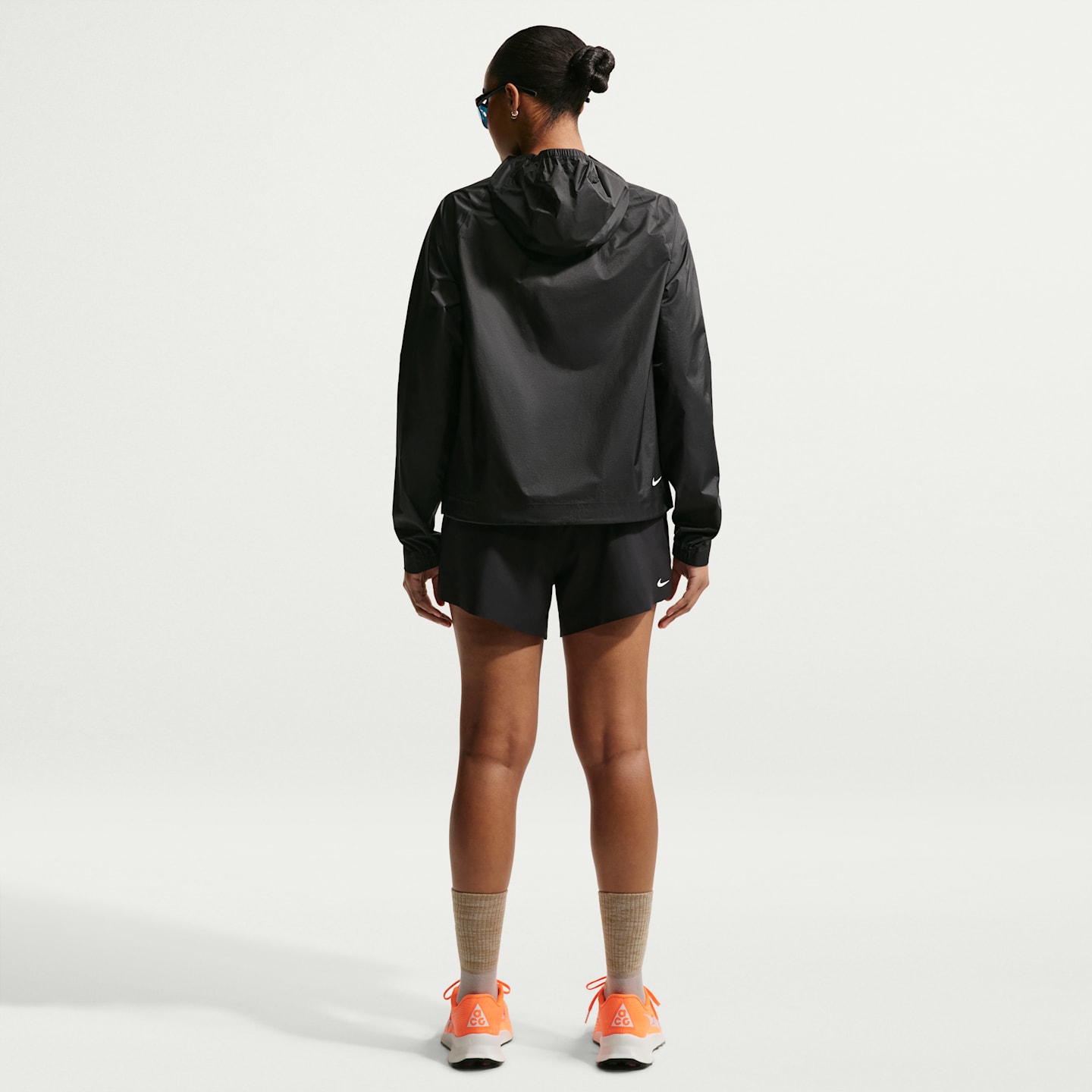 Женская куртка Nike ACG Trailwind Storm-FIT ADV, цвет: Чёрный / Снежный белый — фото 5