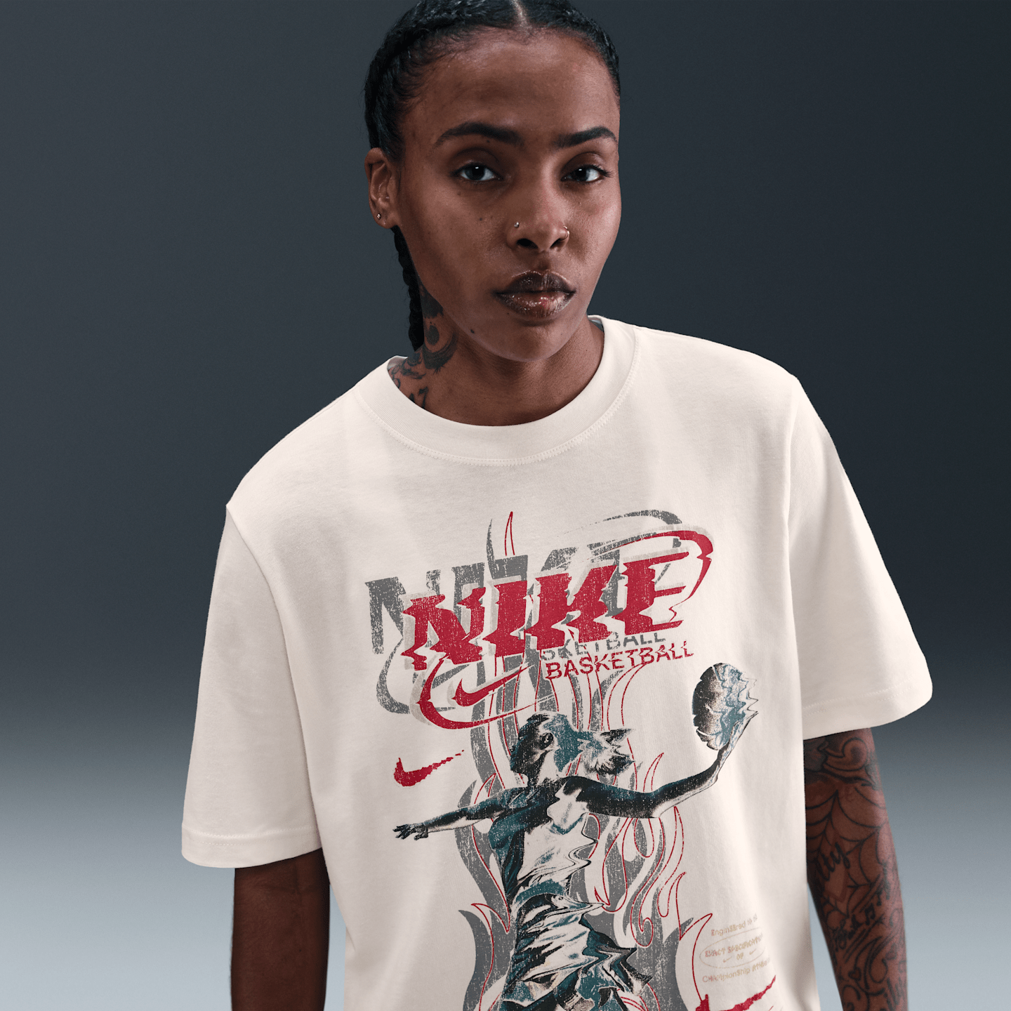 Женская свободная футболка Nike Sportswear Essentials, цвет: Призрачный — фото 1