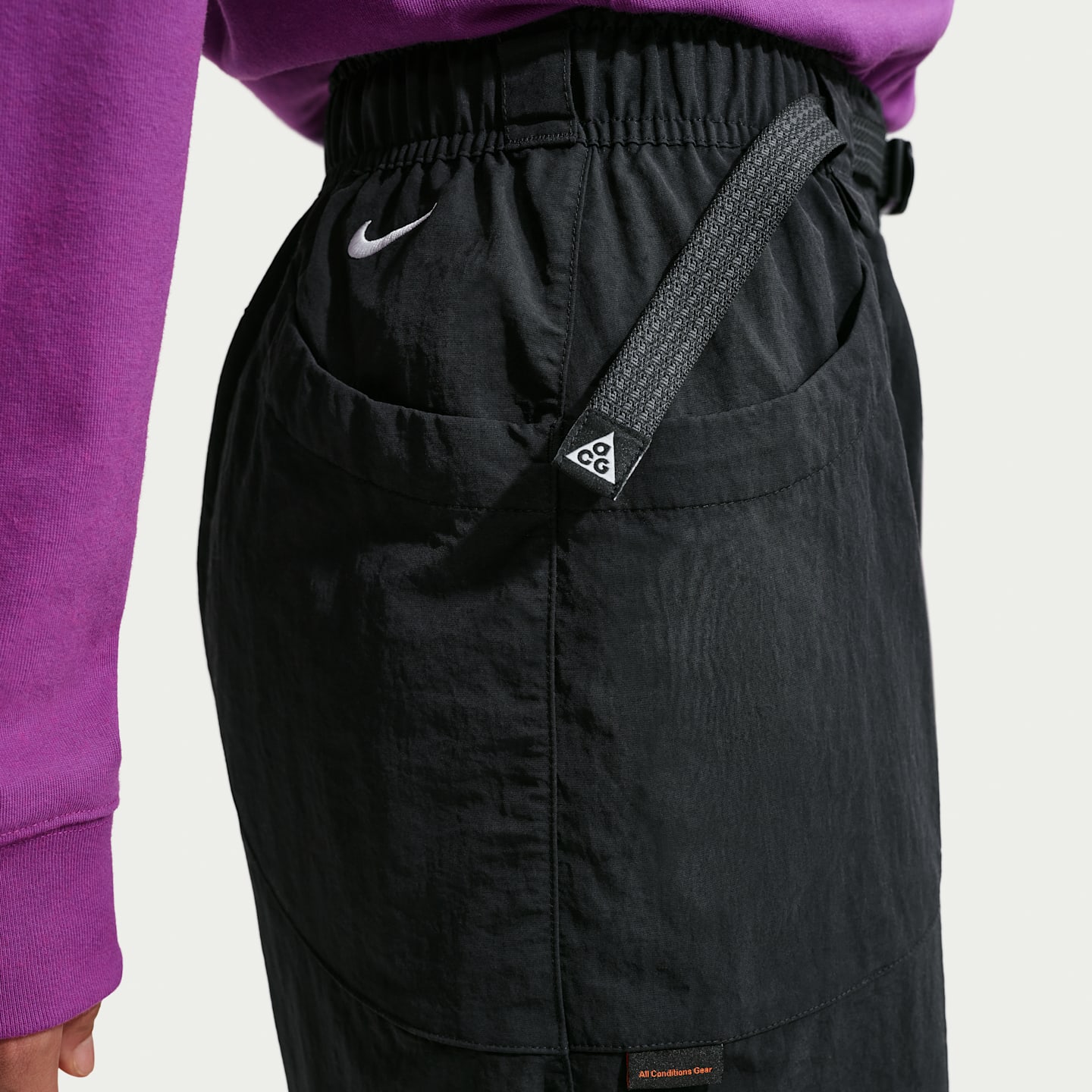 Женские брюки Nike ACG Dolomiti, цвет: Чёрный / Снежный белый — фото 3