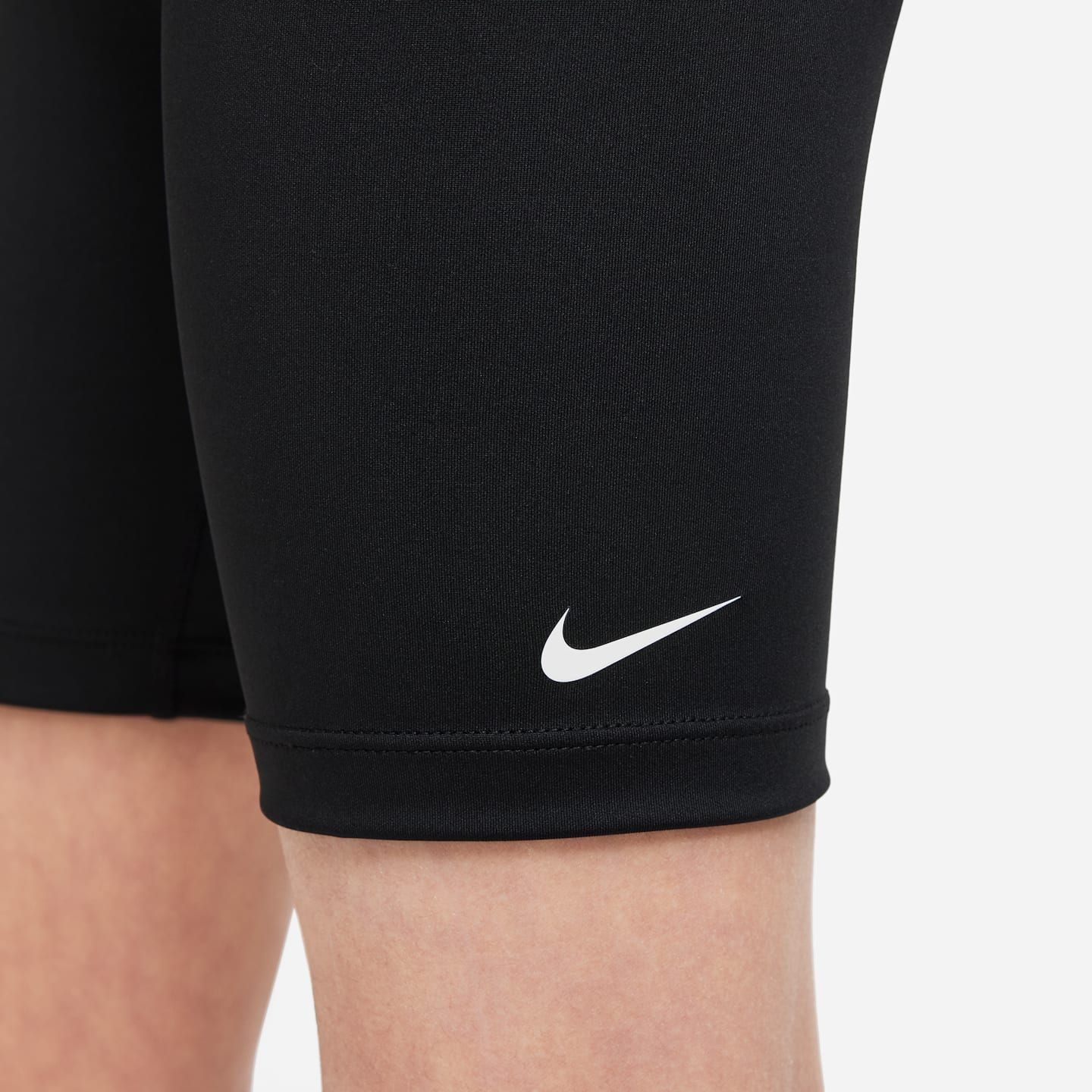 Детские байкерские шорты для девочек Nike One, цвет: Чёрный / Белый — фото 4