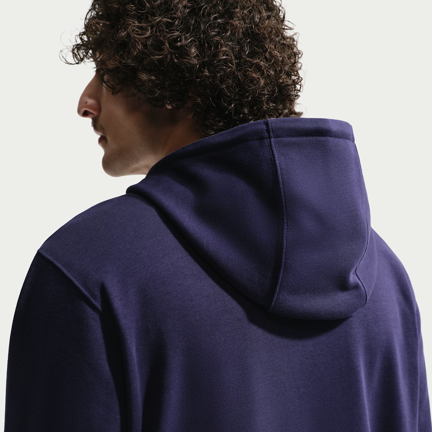 Мужское футбольное худи Nike FFF Club из футера, цвет: Синий / Белый — фото 2