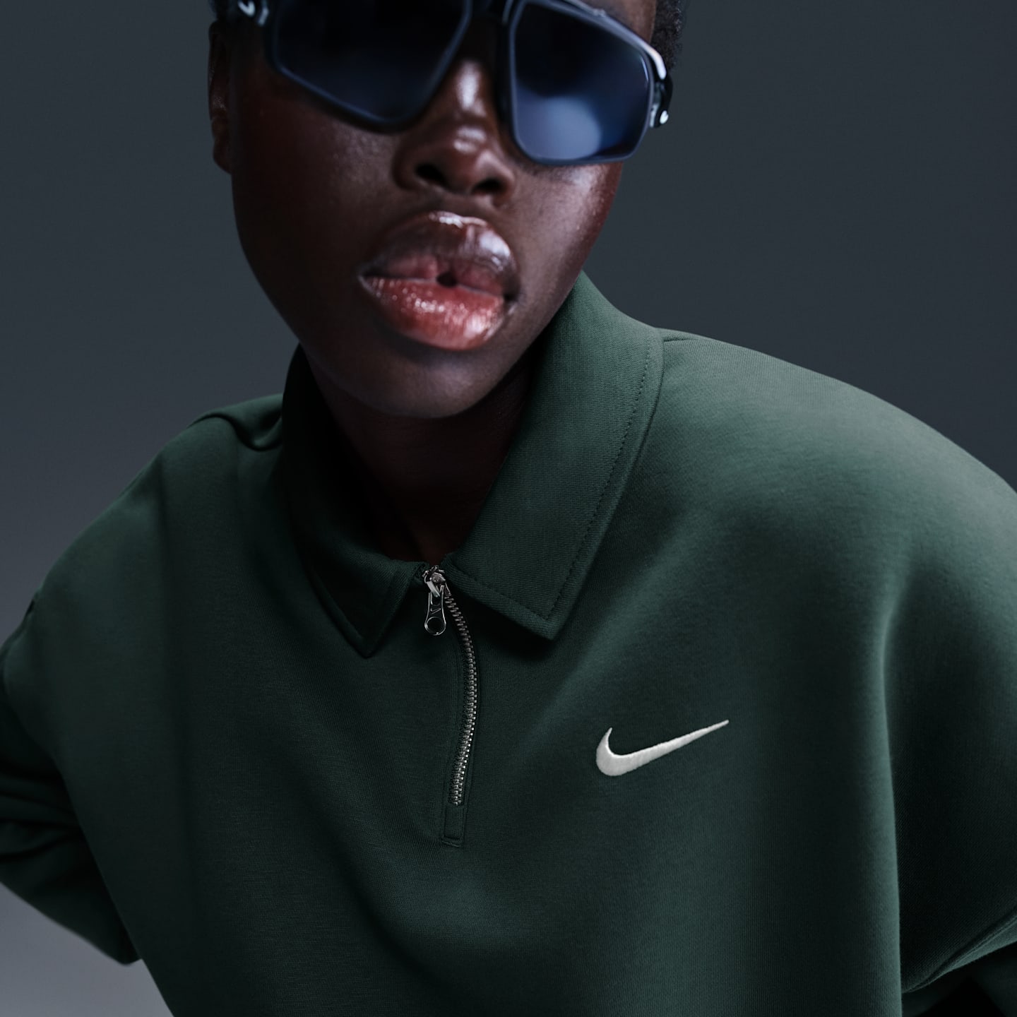 Женское поло Nike Sportswear Phoenix Fleece Oversized 1/4-Zip Polo, цвет: Зелёный / Молочный — фото 3