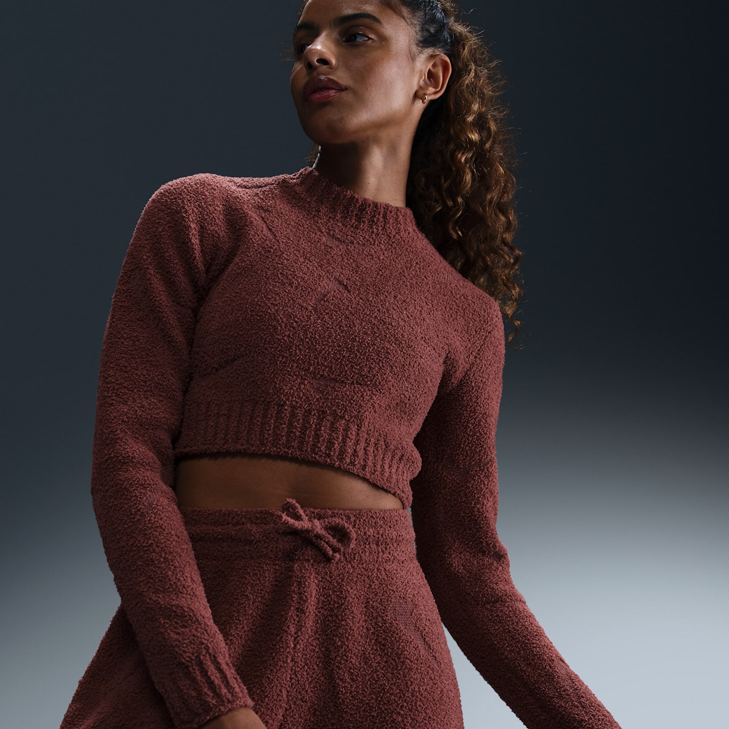 Женский топ Nike Sportswear Phoenix Cozy Bouclé Tight Long-Sleeve Knit, цвет: Красный сепия — фото 1