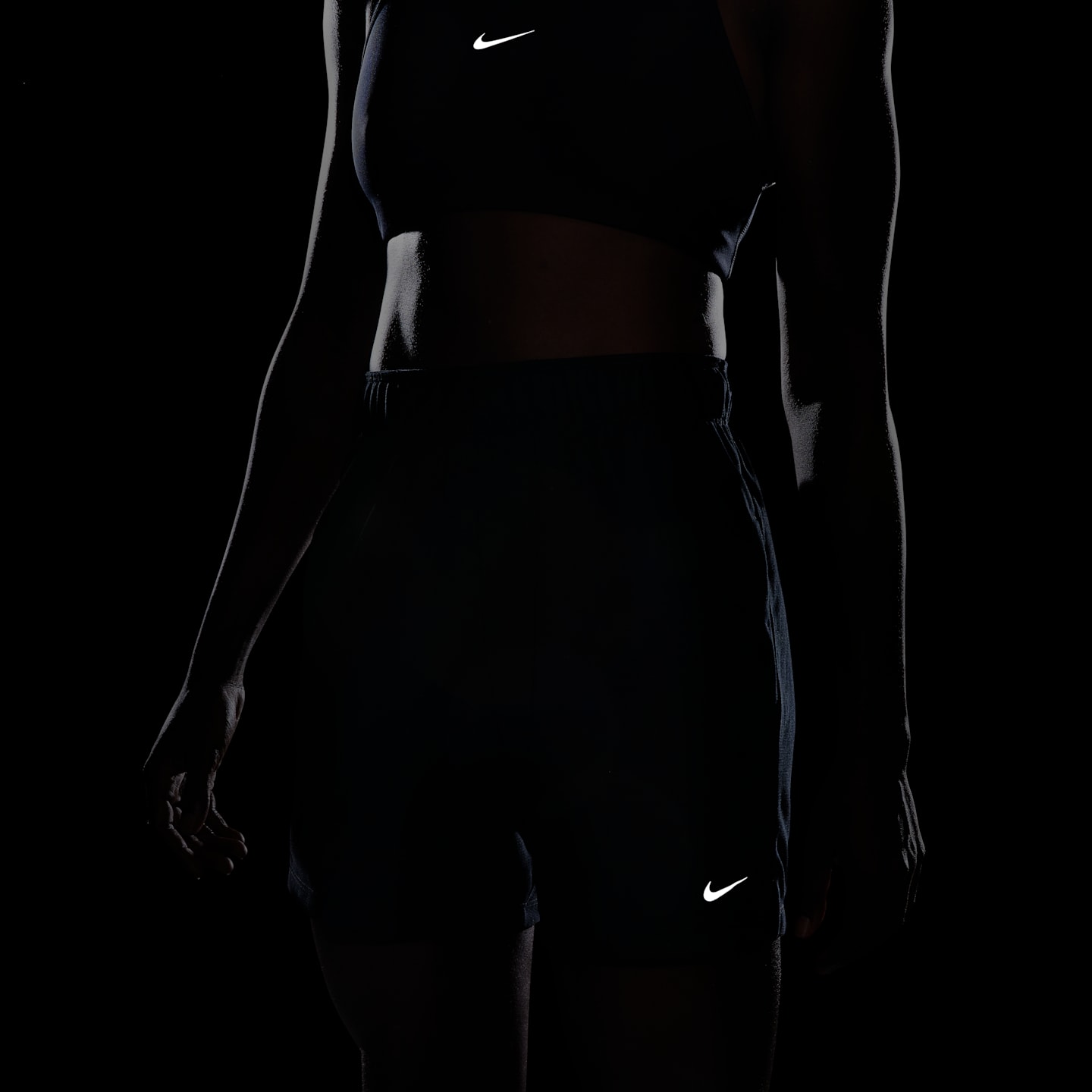 Женские шорты 5" без подкладки Nike Attack Dri-FIT для фитнеса со средней посадкой, цвет: Чёрный / Белый — фото 9