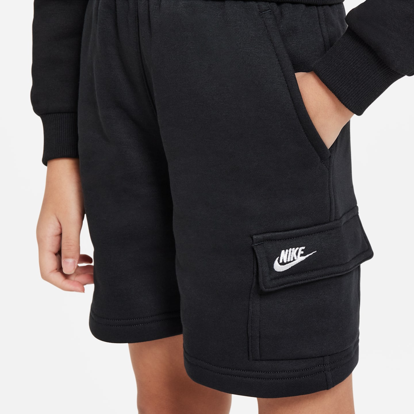 Детские флисовые шорты-карго Nike Sportswear Club, цвет: Чёрный / Белый — фото 5