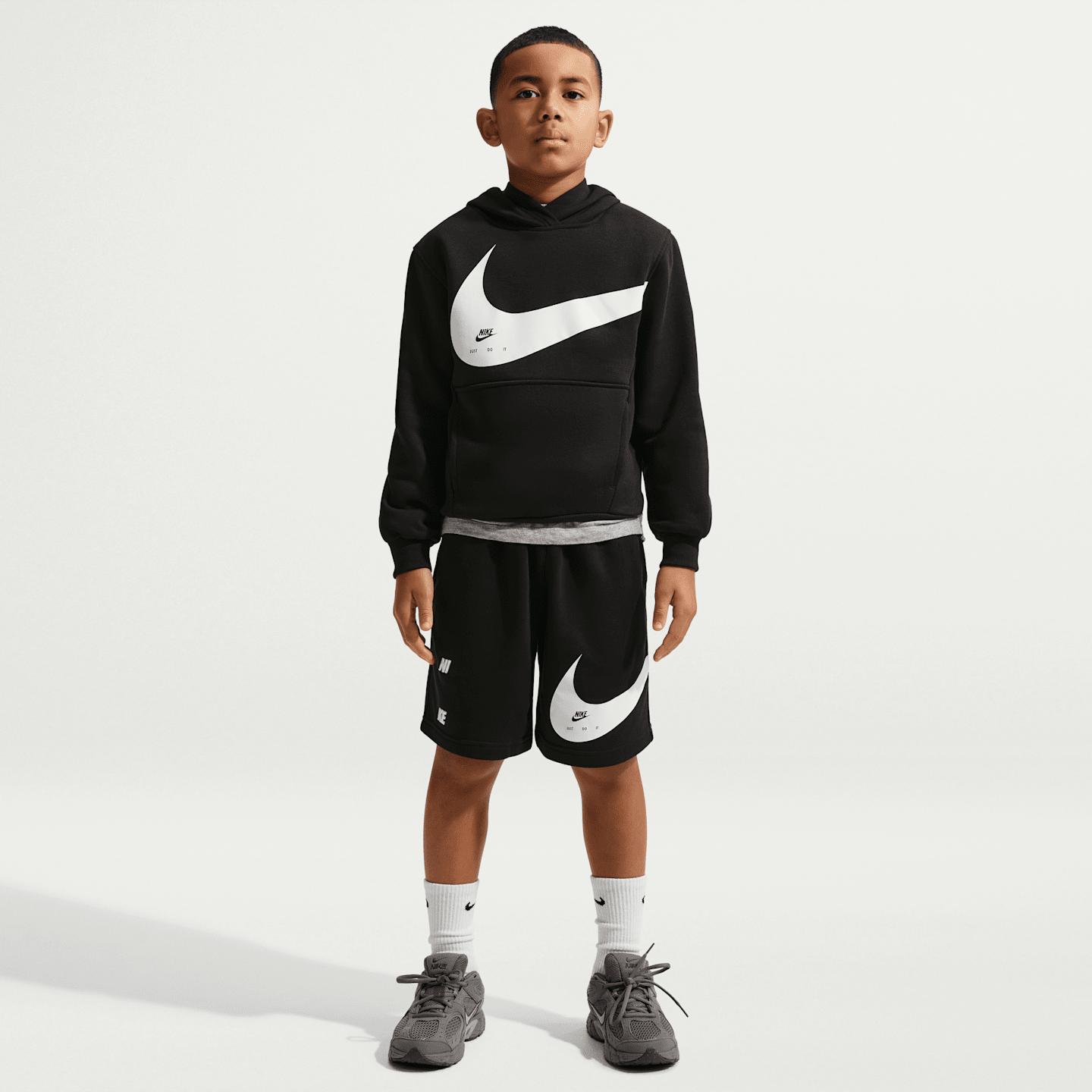 Детское худи Nike Sportswear Club, цвет: Чёрный / Белый — фото 7