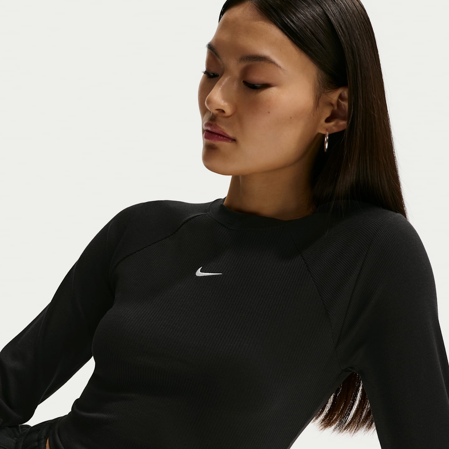 Женский облегающий топ в рубчик Nike Sportswear Chill Knit с длинным рукавом, цвет: Чёрный / Молочный — фото 3