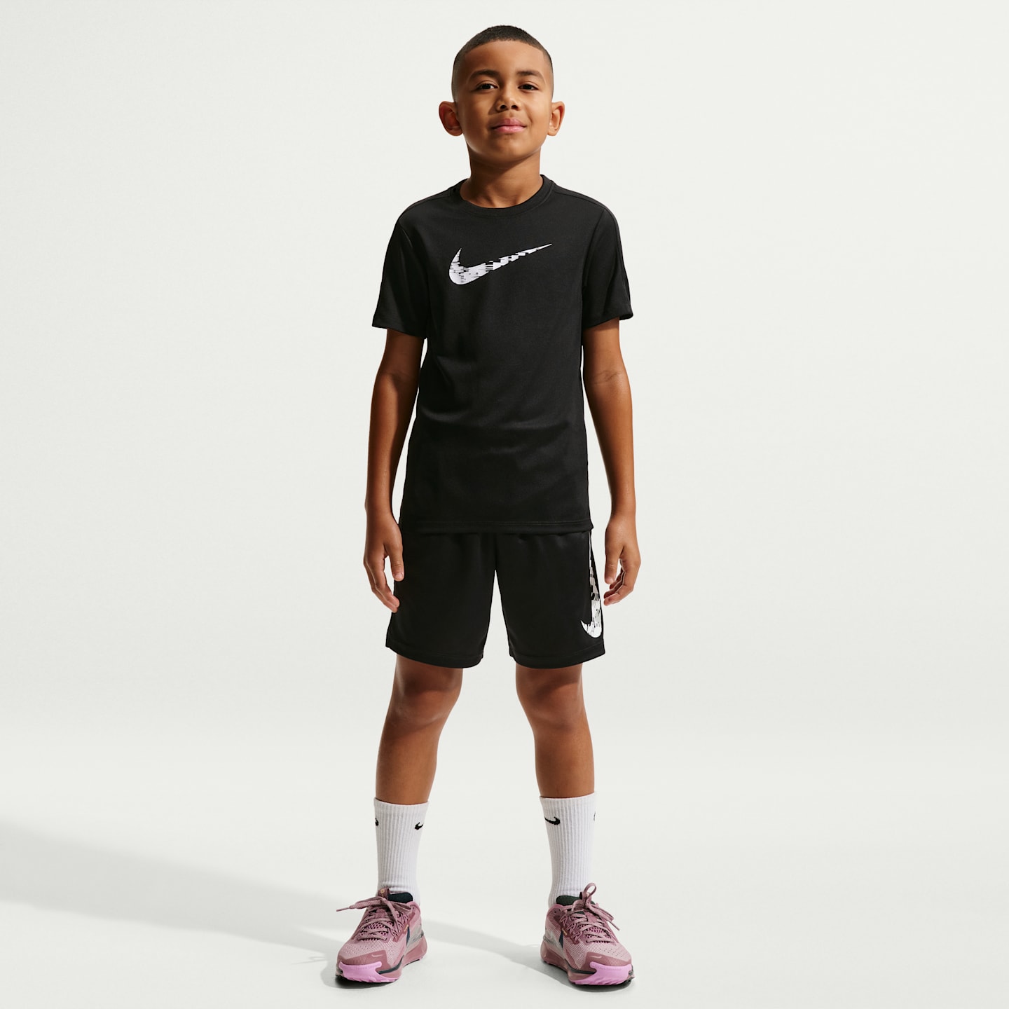 Детская тренировочная футболка Nike Trophy23 Dri-FIT для мальчиков, цвет: Чёрный / Белый — фото 4