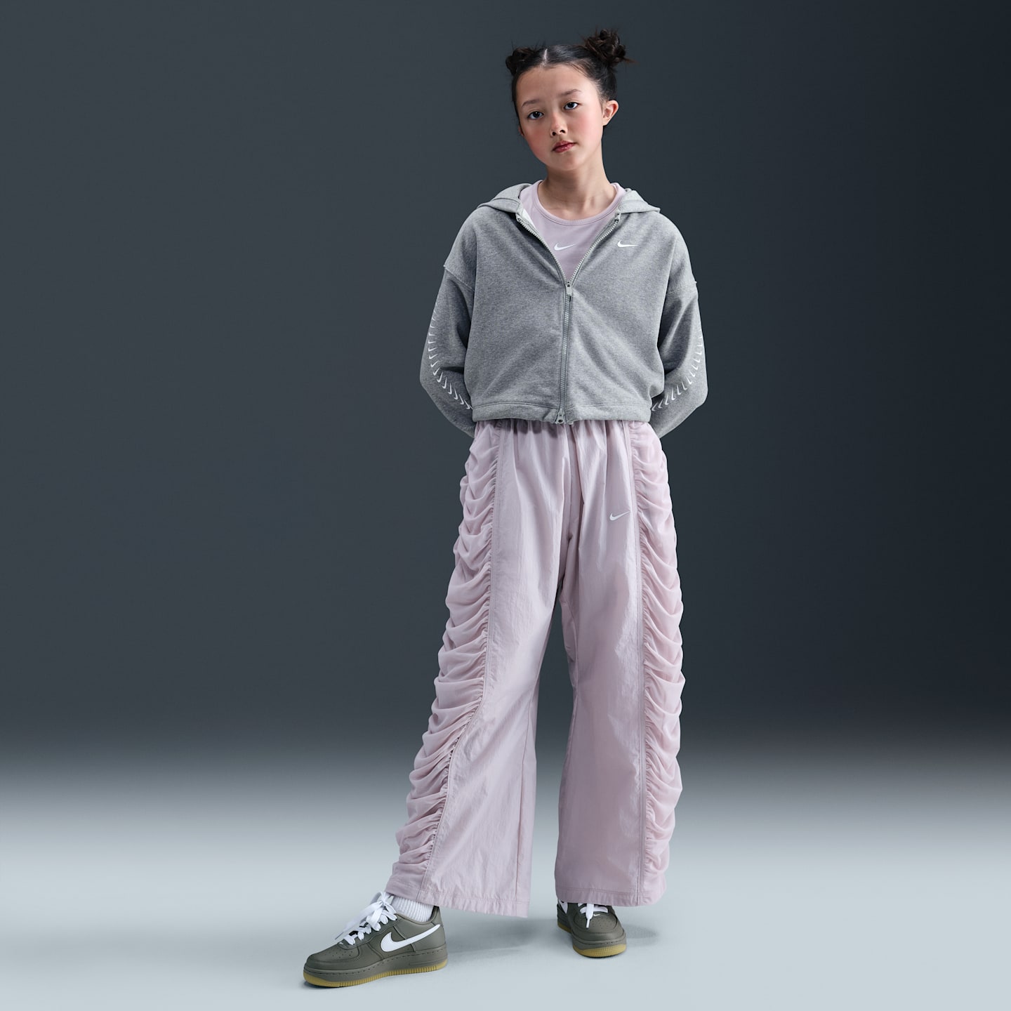 Худи Nike Sportswear Dri-FIT Fleece для девочек, цвет: Серый меланжевый / Белый — фото 4