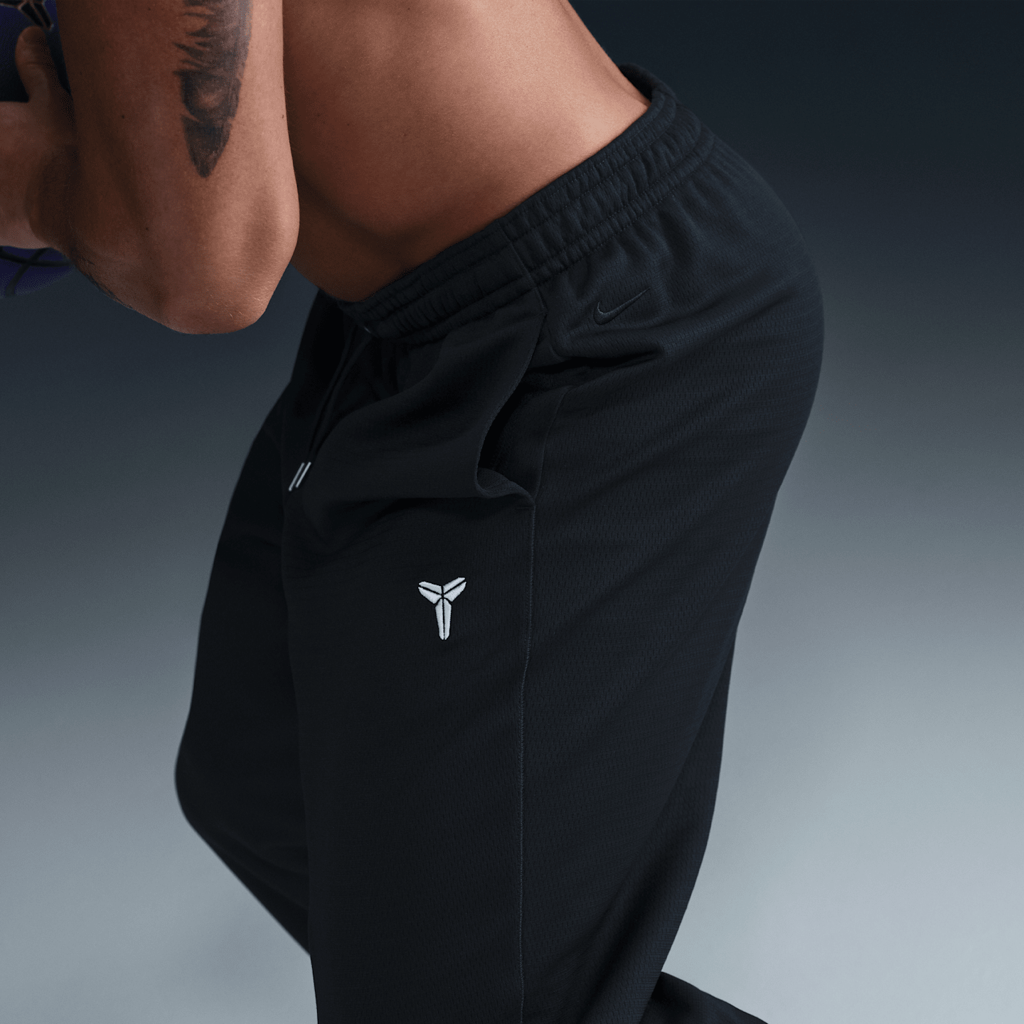 Мужские брюки Nike Kobe Therma-FIT Basketball, цвет: Чёрный / Белый — фото 5