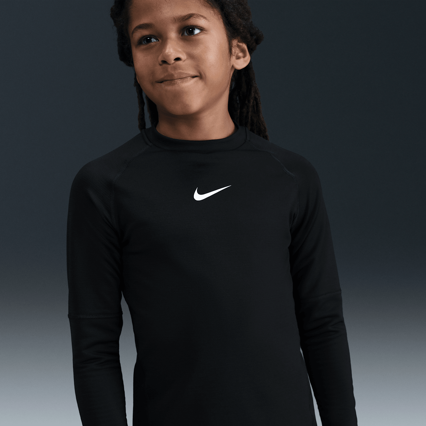 Детские свитшоты для мальчиков Nike Pro Dri-FIT с длинным рукавом и круглым вырезом, цвет: Чёрный / Белый — фото 1