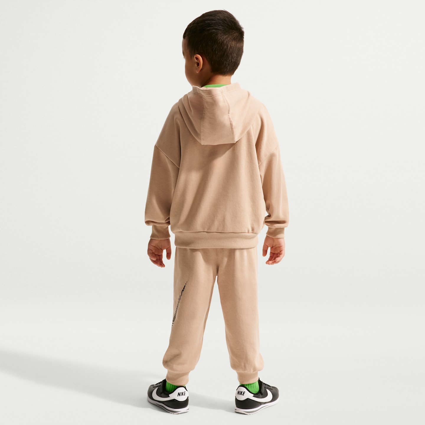 Детские свитеры Nike Sportswear In The Zone 2-Piece Oversized French Terry Pullover Set, цвет: Коричневый — фото 7