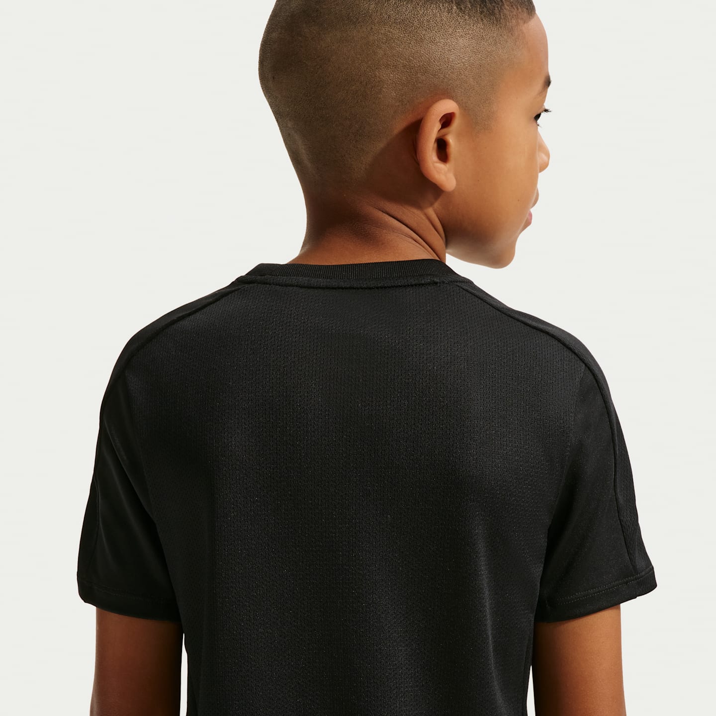 Детская тренировочная футболка Nike Trophy23 Dri-FIT для мальчиков, цвет: Чёрный / Белый — фото 2