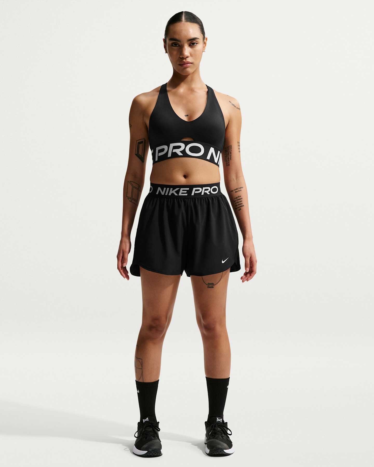 Женские тканые шорты Nike Pro Dri-FIT 3" со средней посадкой и встроенными брифами, цвет: Чёрный / Белый — фото 6