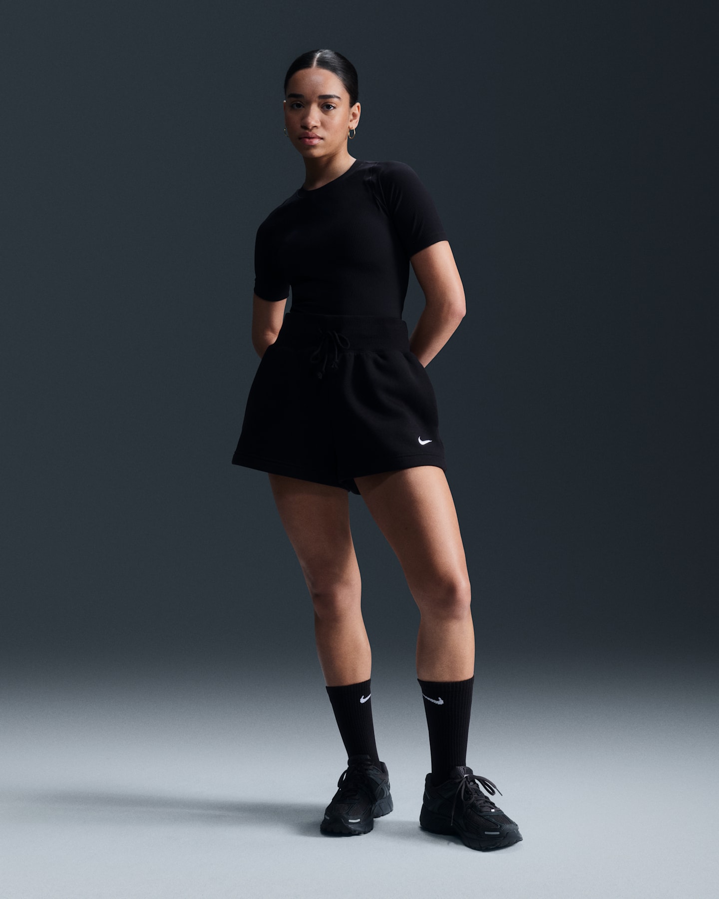 Женские шорты Nike Sportswear Phoenix Fleece High-Waisted Loose, цвет: Чёрный / Молочный — фото 9