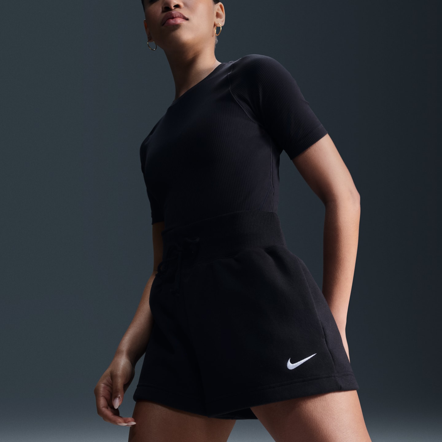 Женские шорты Nike Sportswear Phoenix Fleece High-Waisted Loose, цвет: Чёрный / Молочный — фото 6