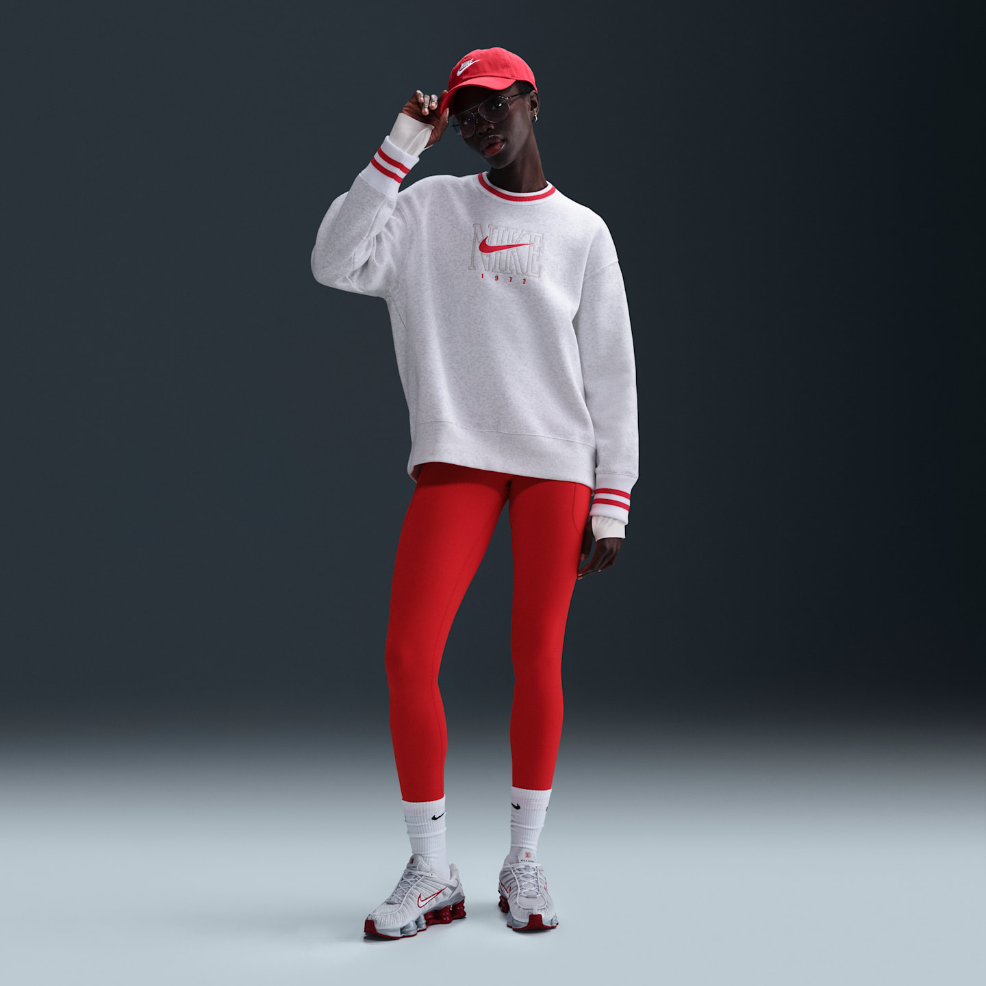 Женская толстовка Nike Sportswear Phoenix Fleece Oversized Graphic Crew-Neck, цвет: Берёзовый меланжевый — фото 4
