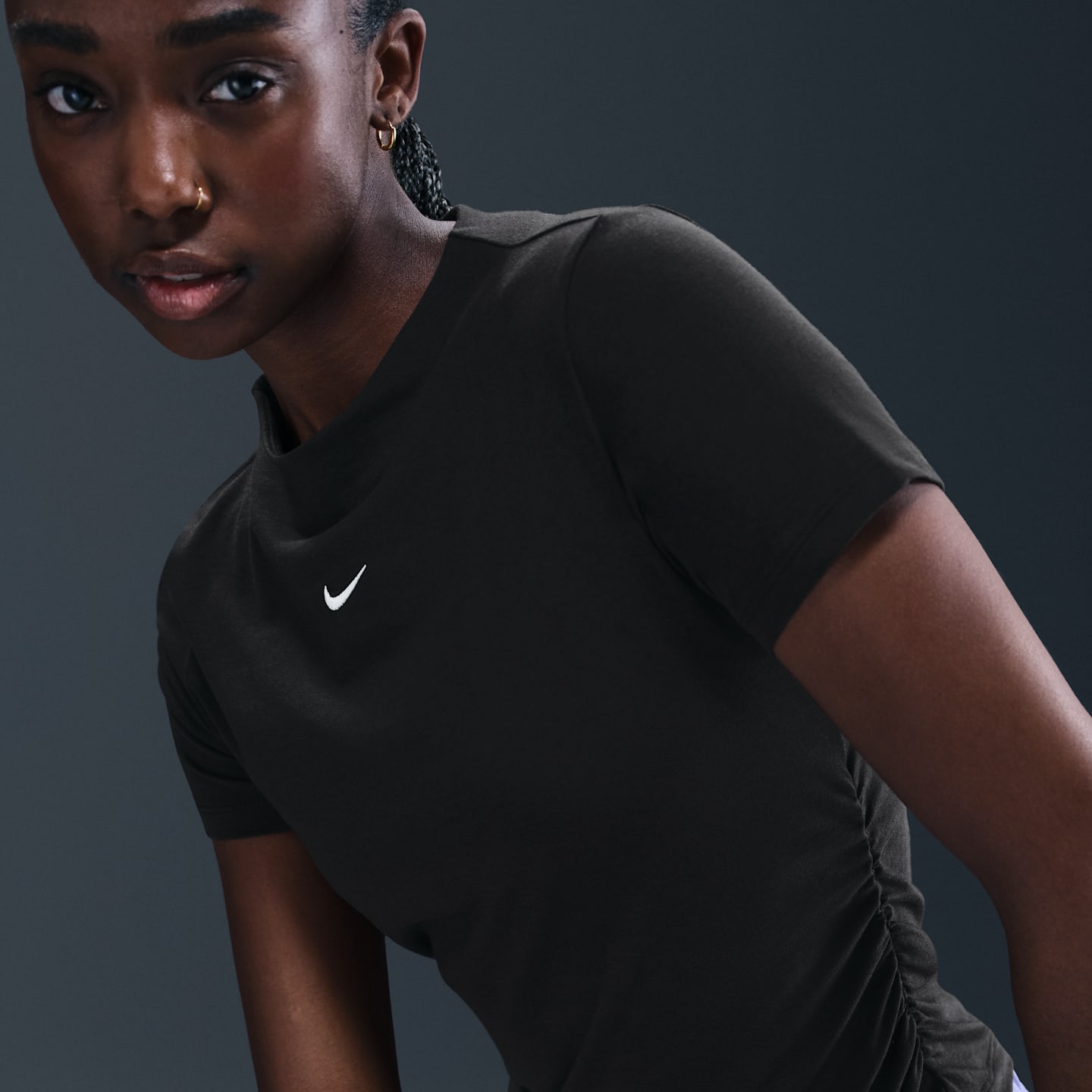 Женский облегающий топ Nike Sportswear Chill Knit с воротником-стойкой и коротким рукавом, цвет: Чёрный / Молочный — фото 3