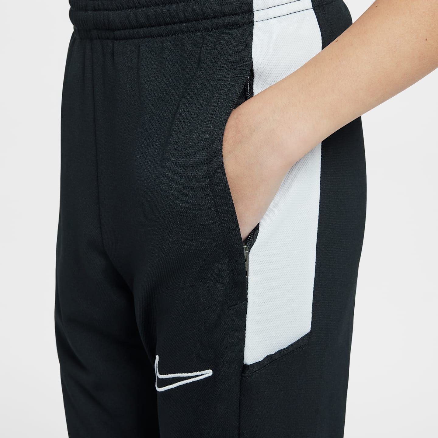 Детские комплекты Nike Academy Dri-FIT Soccer Tracksuit, цвет: Чёрный / Белый — фото 9