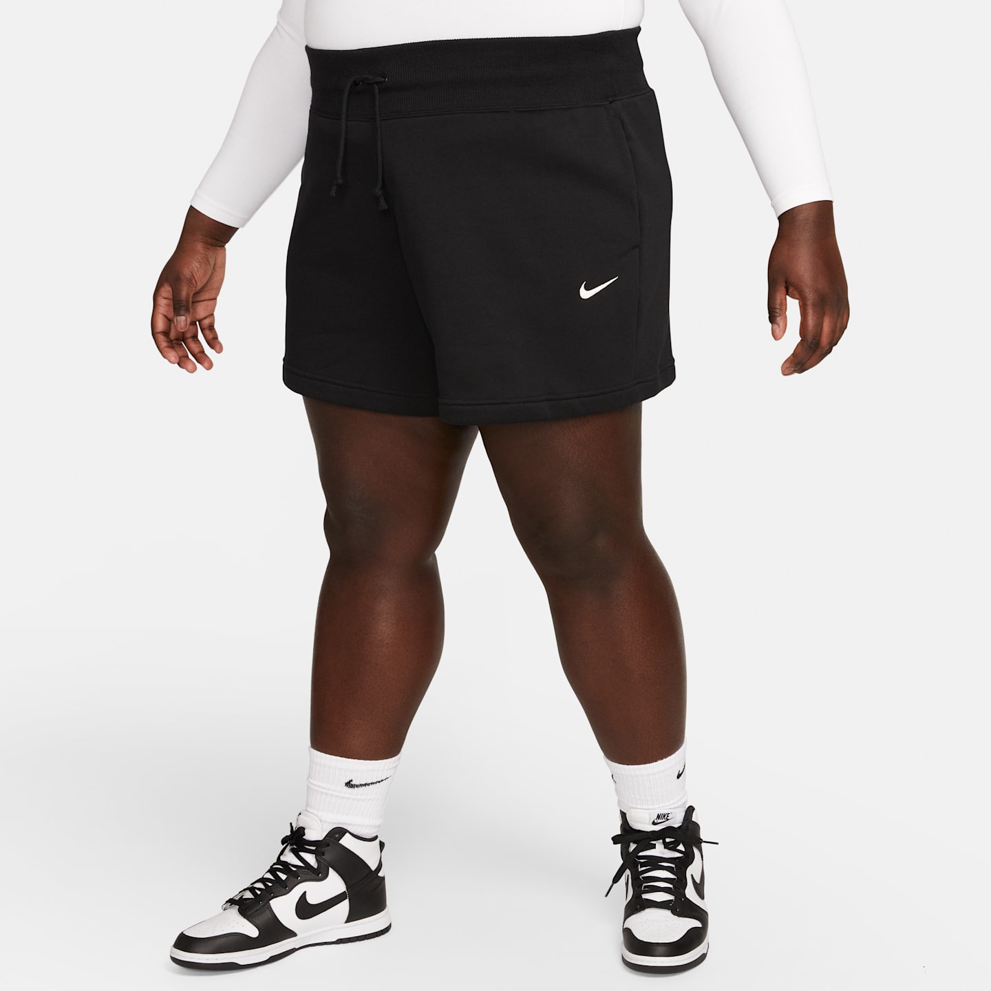 Женские шорты Nike Sportswear Phoenix Fleece High-Waisted Loose (Plus Size), цвет: Чёрный / Молочный — фото 1