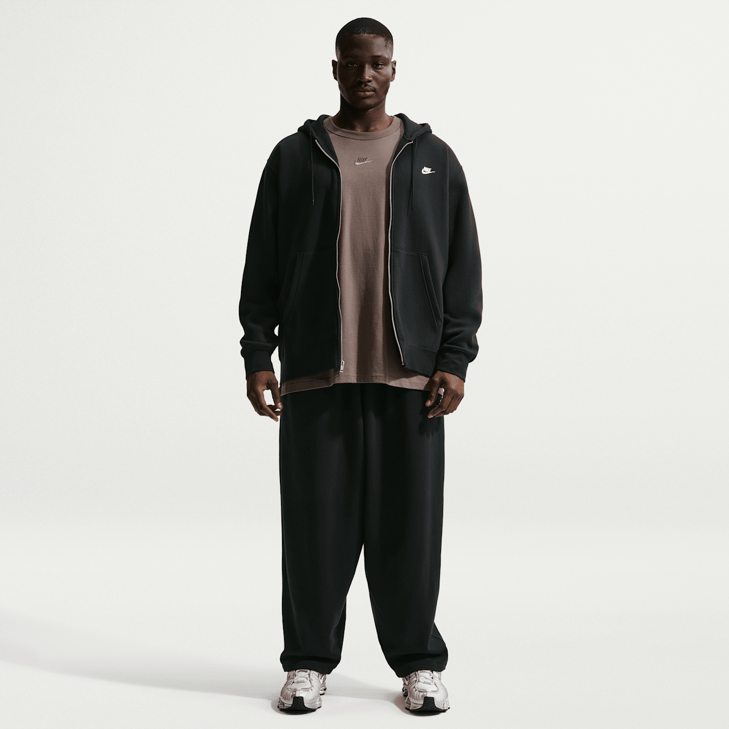 Мужские брюки Nike Sportswear Club из френч терри оверсайз, цвет: Чёрный / Белый — фото 7