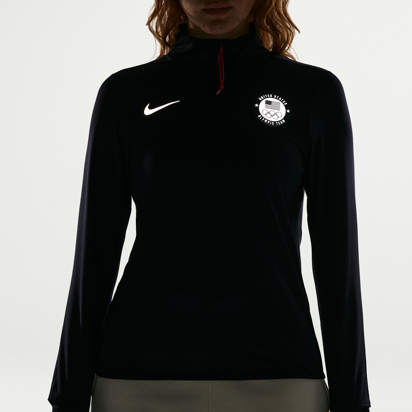Женский топ Nike United States Olympic Team Swift Element на молнии 1/4, цвет: Обсидиановый — фото 6