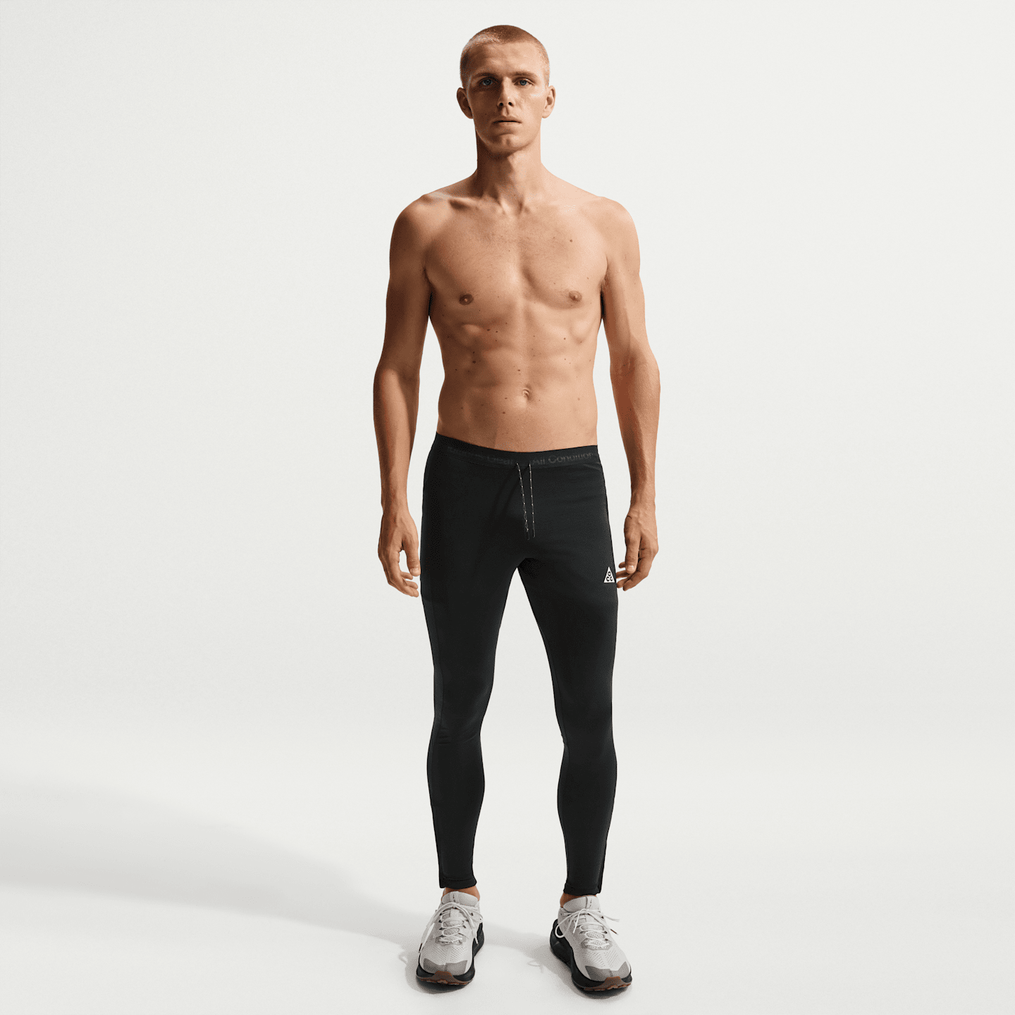 Мужские тайтсы для трейлраннинга Nike ACG "Lunar Ray" Dri-FIT ADV, цвет: Чёрный / Снежный белый — фото 1