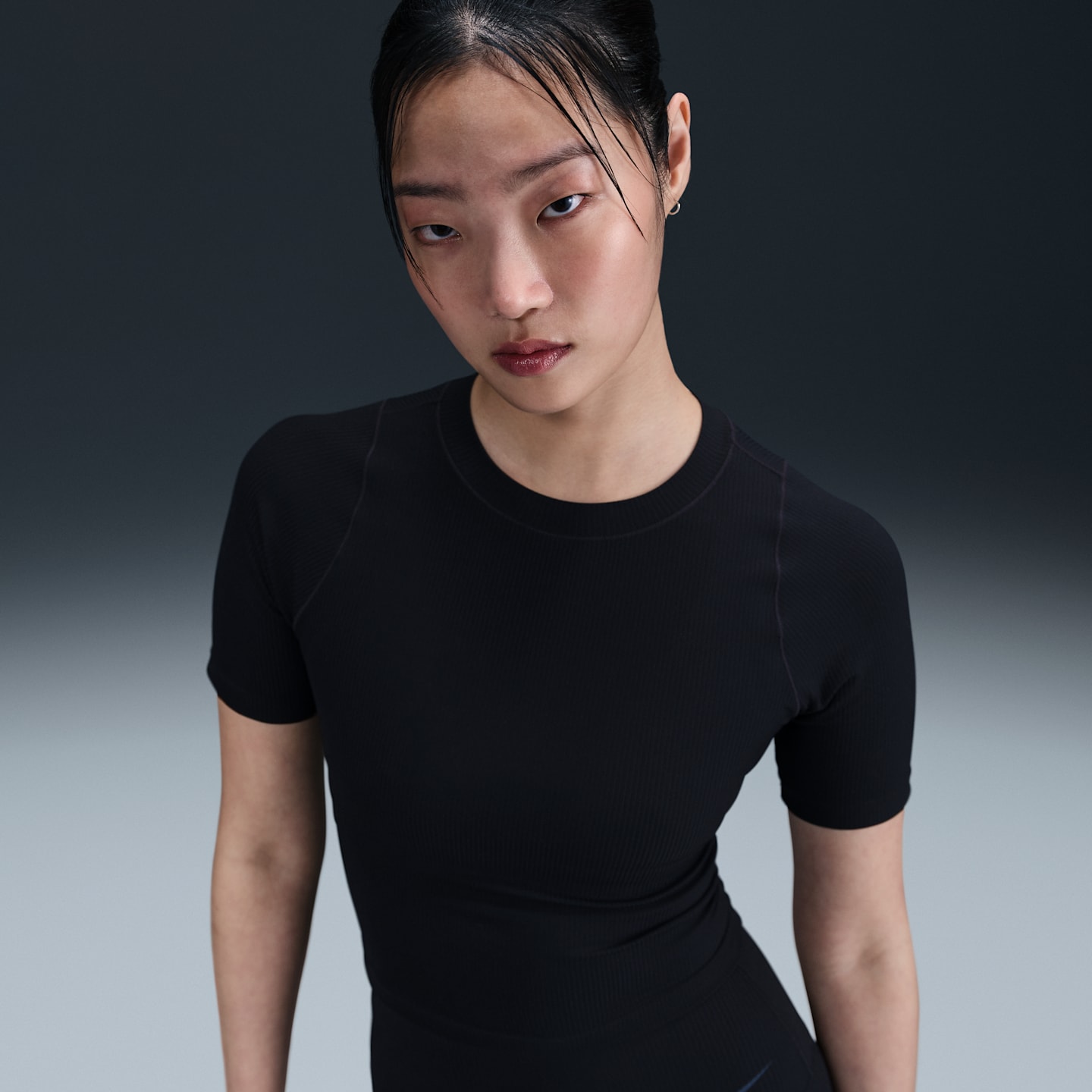 Женская футболка Nike Zenvy Rib Dri-FIT с коротким рукавом, цвет: Чёрный — фото 1