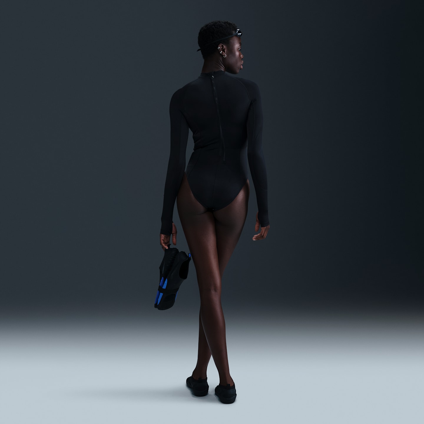 Женский слитный купальник Nike Swim Hydralock Fusion с длинным рукавом, цвет: Чёрный — фото 4
