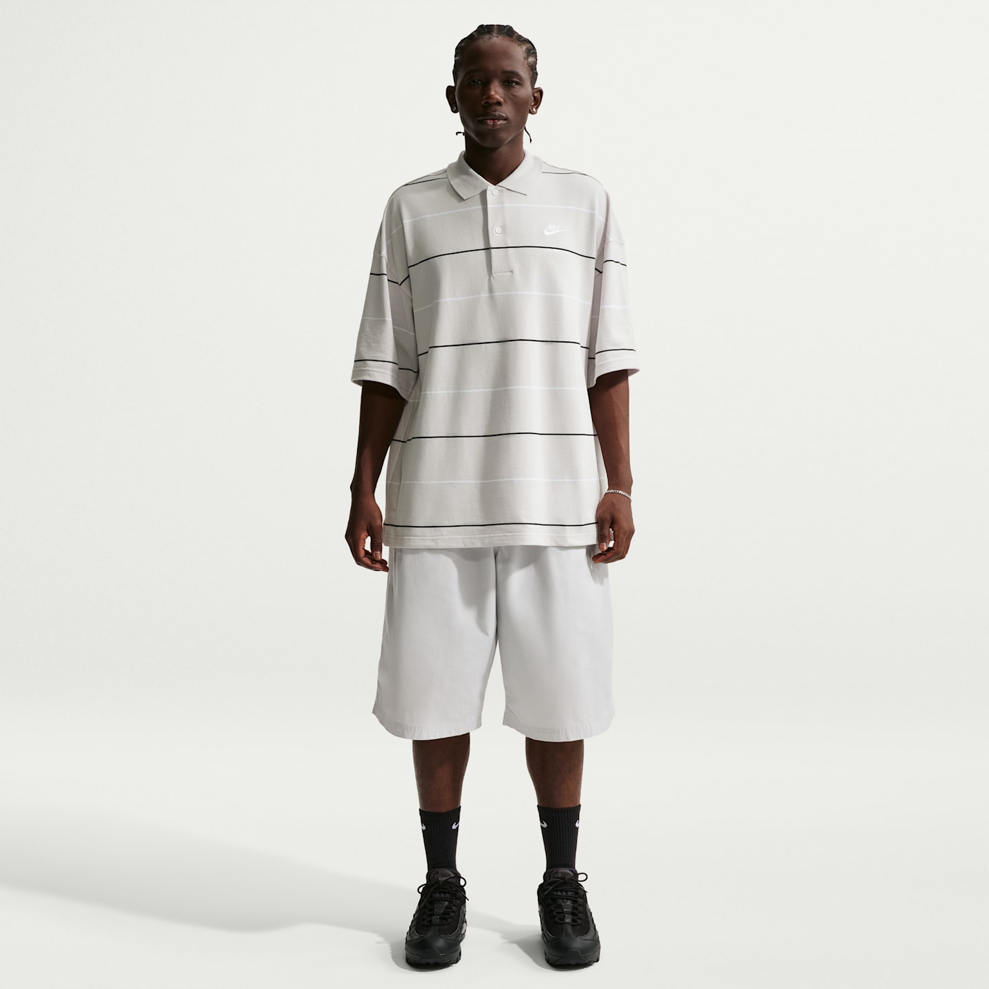 Мужское поло Nike Sportswear Club Oversized Striped Polo, цвет: Серый / Белый — фото 4