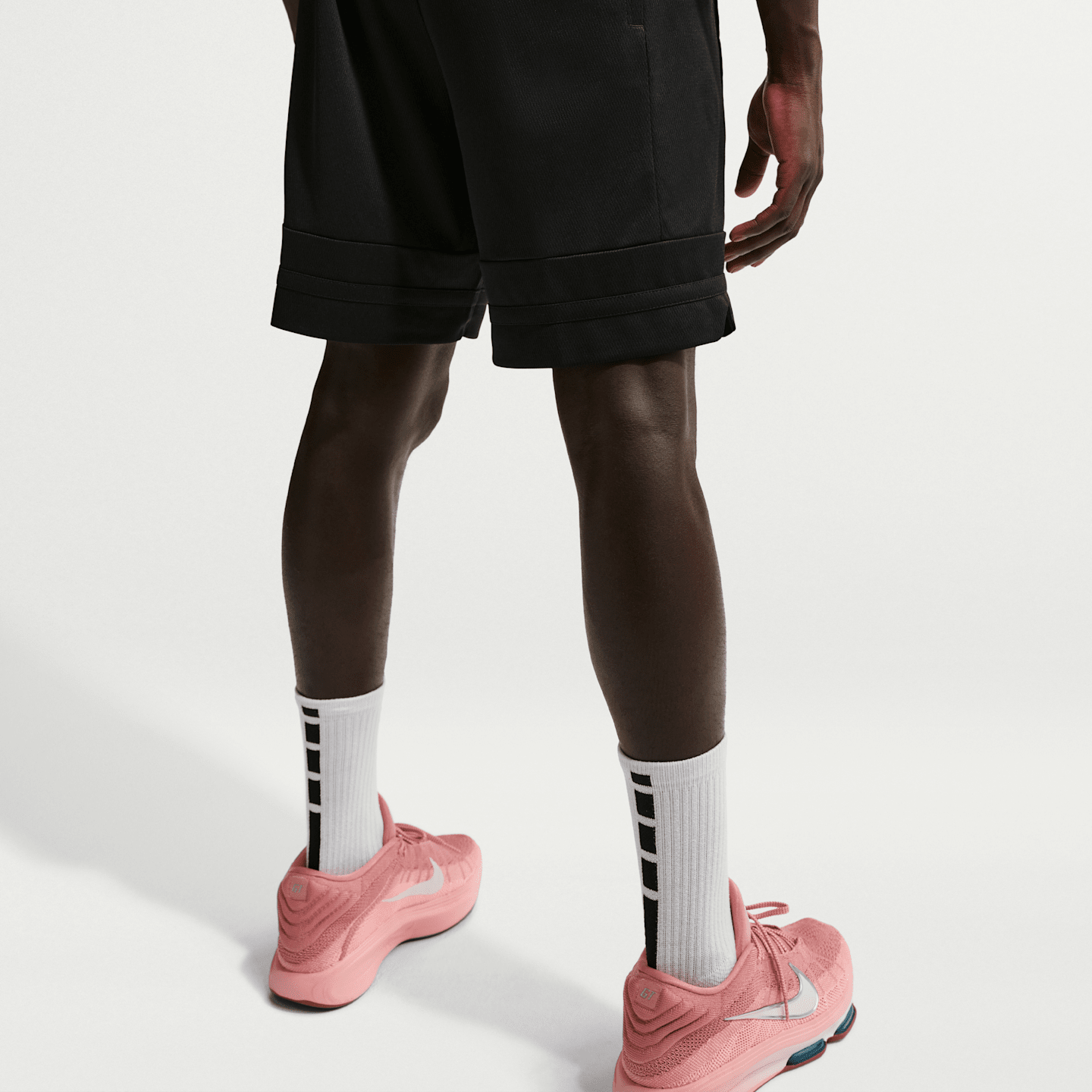 Мужские баскетбольные шорты Nike Dri-FIT, цвет: Чёрный / Белый, вариант 1 — фото 3