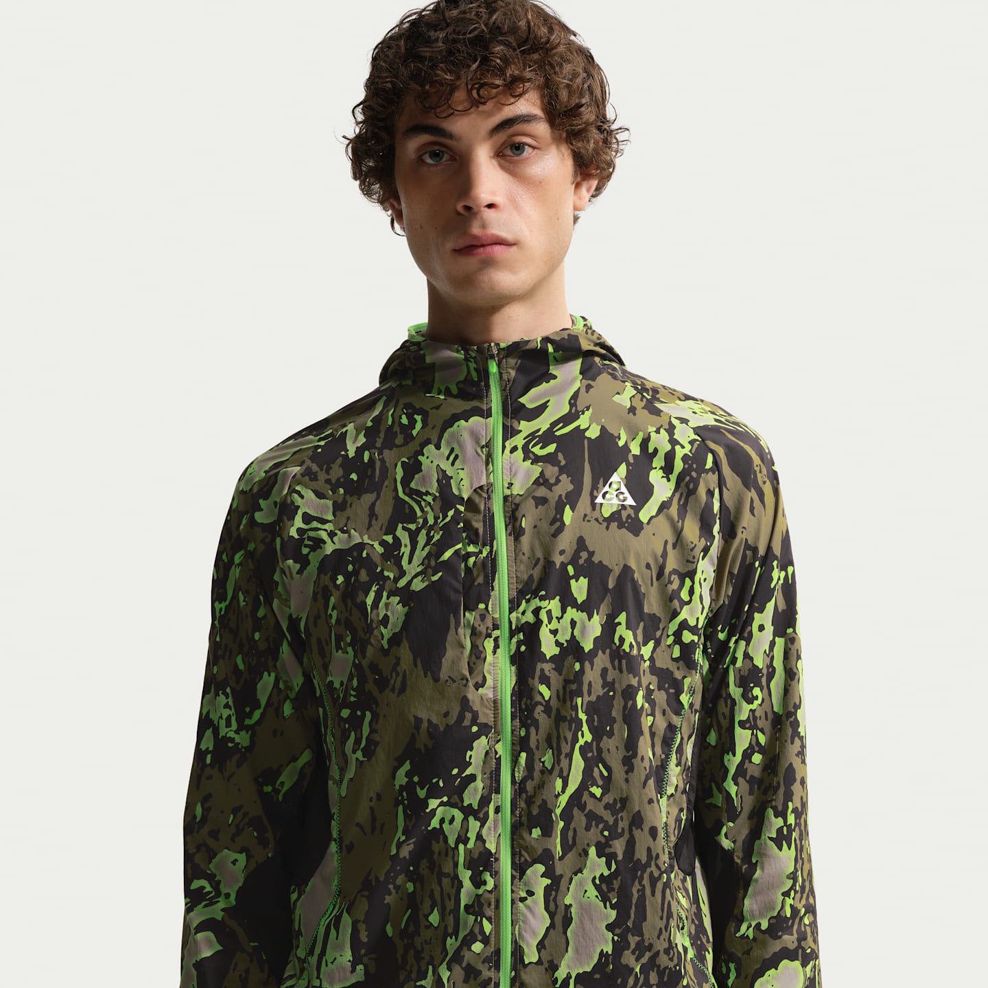 Мужская куртка для трейлраннинга Nike ACG, цвет: Серый / Чёрный — фото 1