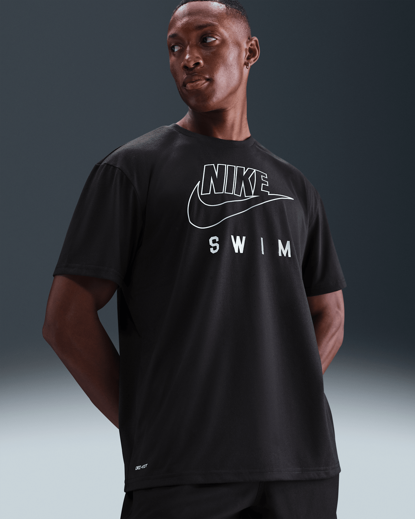 Мужская плавательная футболка Nike Swim Swoosh Hydroguard с коротким рукавом, цвет: Чёрный — фото 6