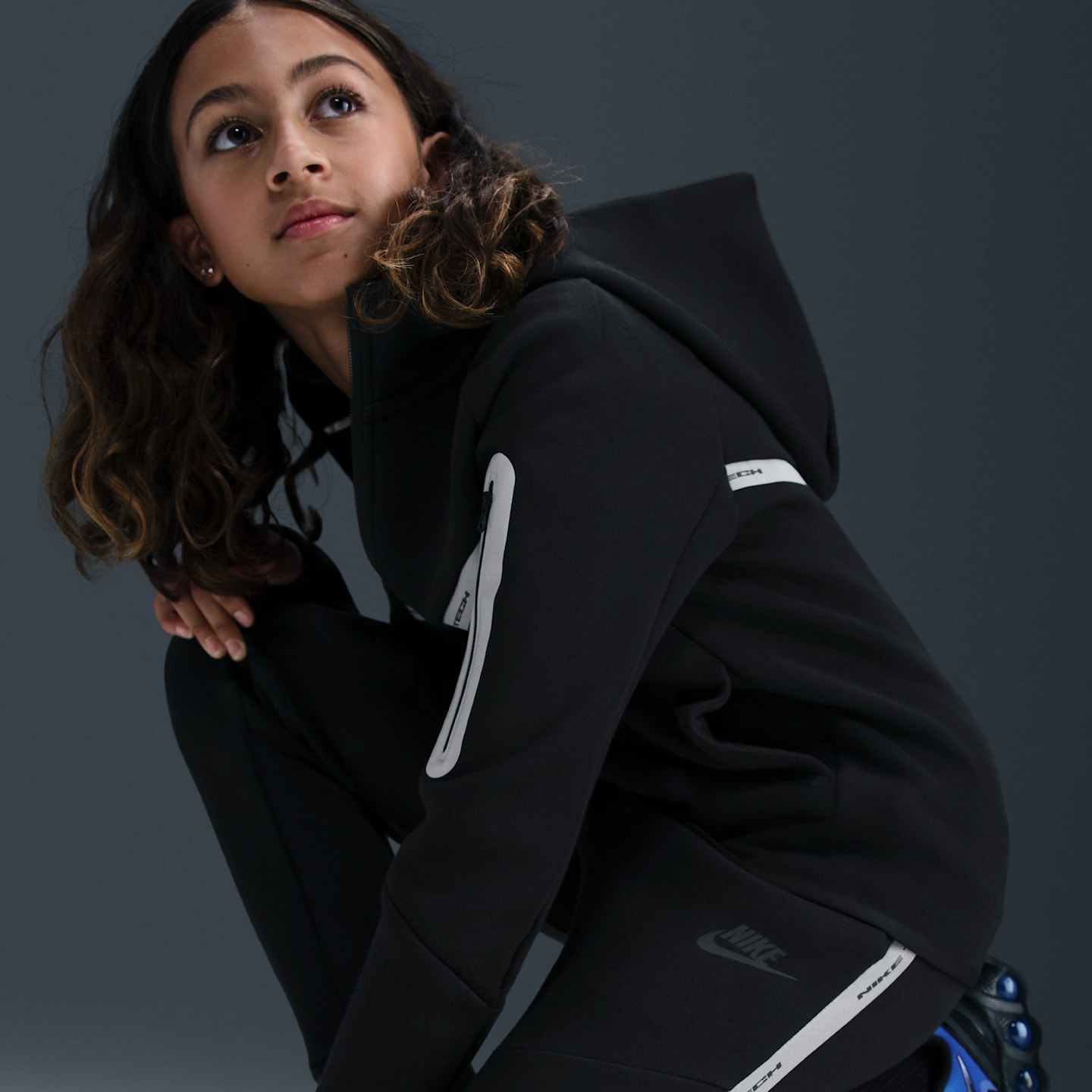 Детские джоггеры Nike Sportswear Tech Fleece со светоотражающими элементами, цвет: Чёрный — фото 5