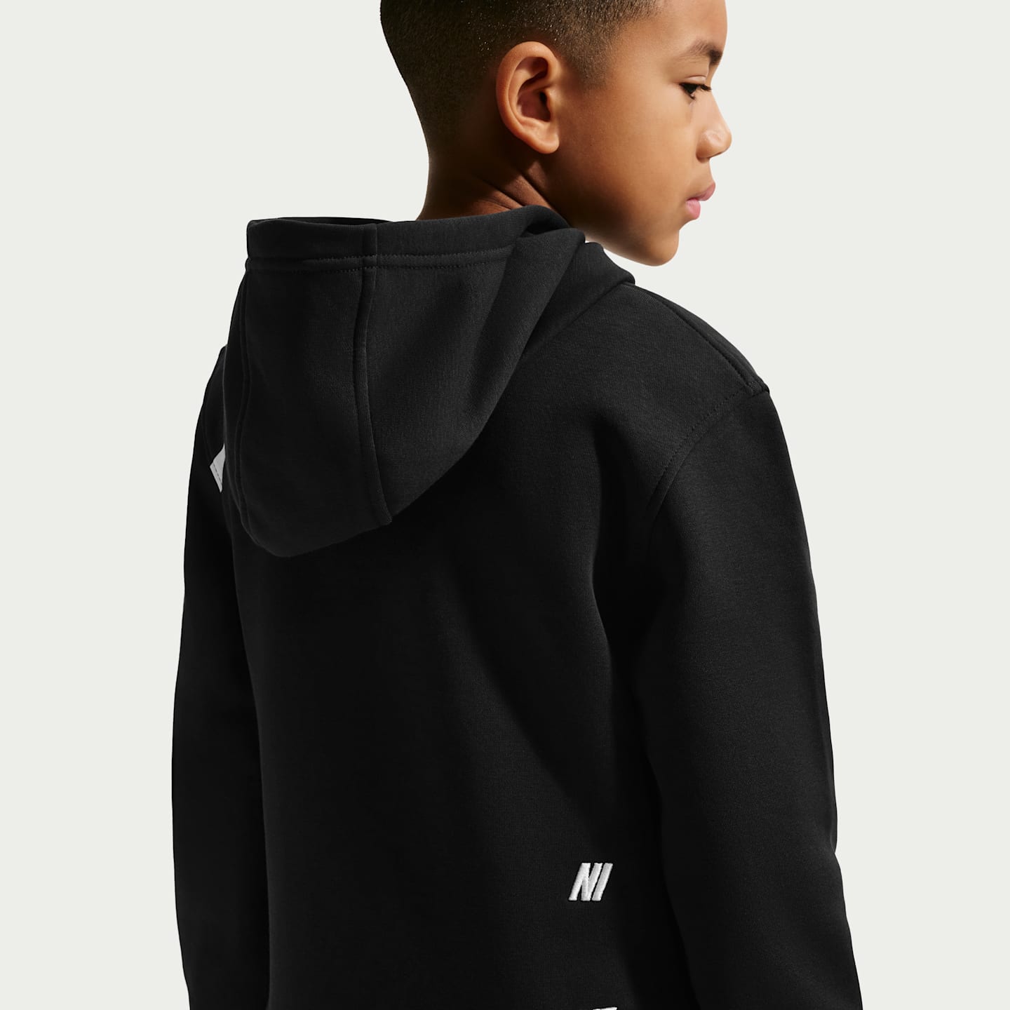Детское худи Nike Sportswear Club, цвет: Чёрный / Белый — фото 5