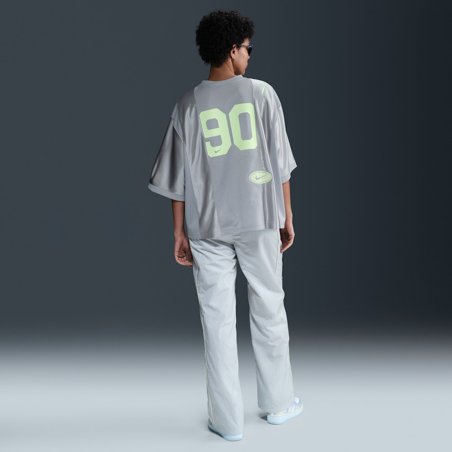 Женское джерси Nike Sportswear оверсайз с принтом и коротким рукавом, цвет: Серый / Кислотно-жёлтый — фото 5