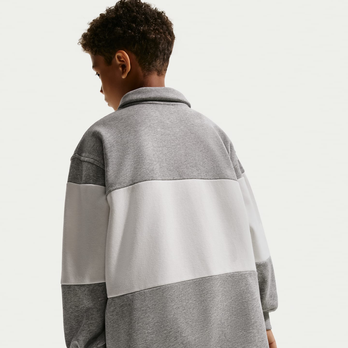 Детская регбийка Nike Sportswear Club из френч терри, цвет: Серый меланжевый / Молочный — фото 5