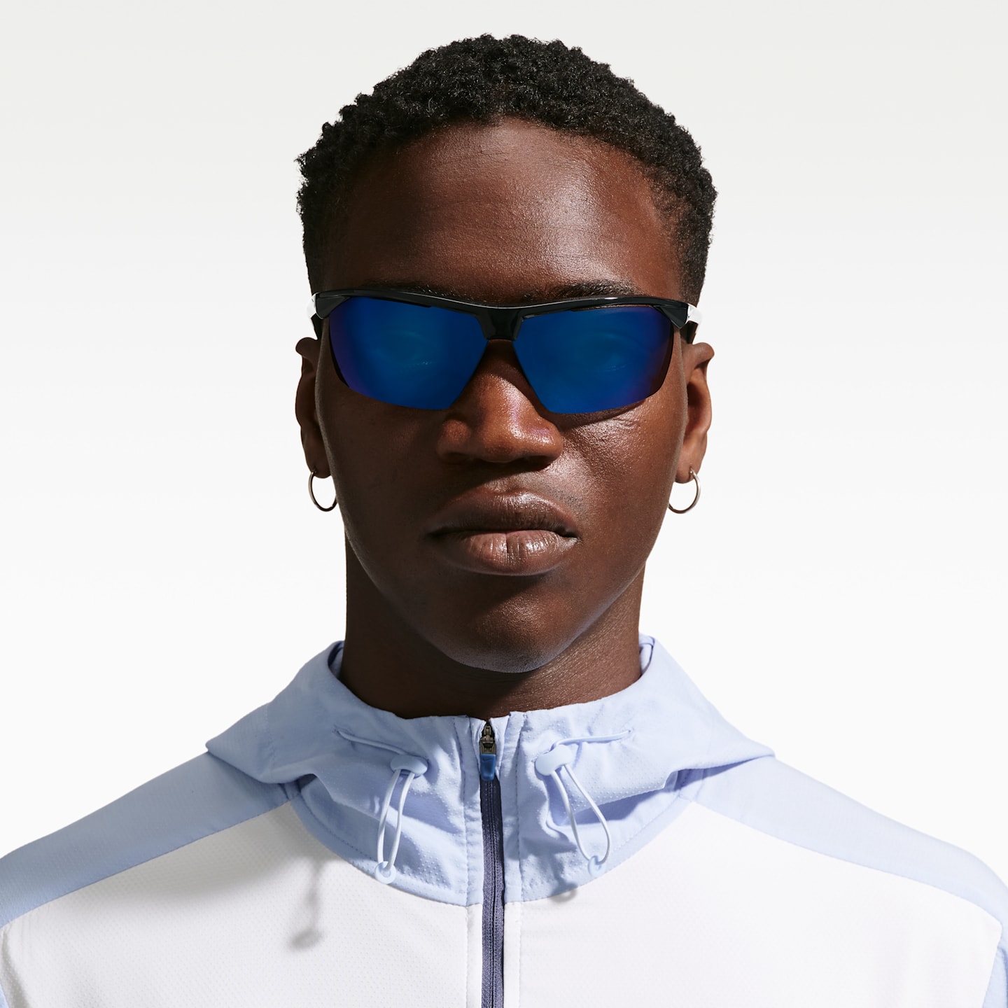 Женские солнцезащитные очки Nike Tailwind 12 Sunglasses, цвет: Чёрный / Синий — фото 1